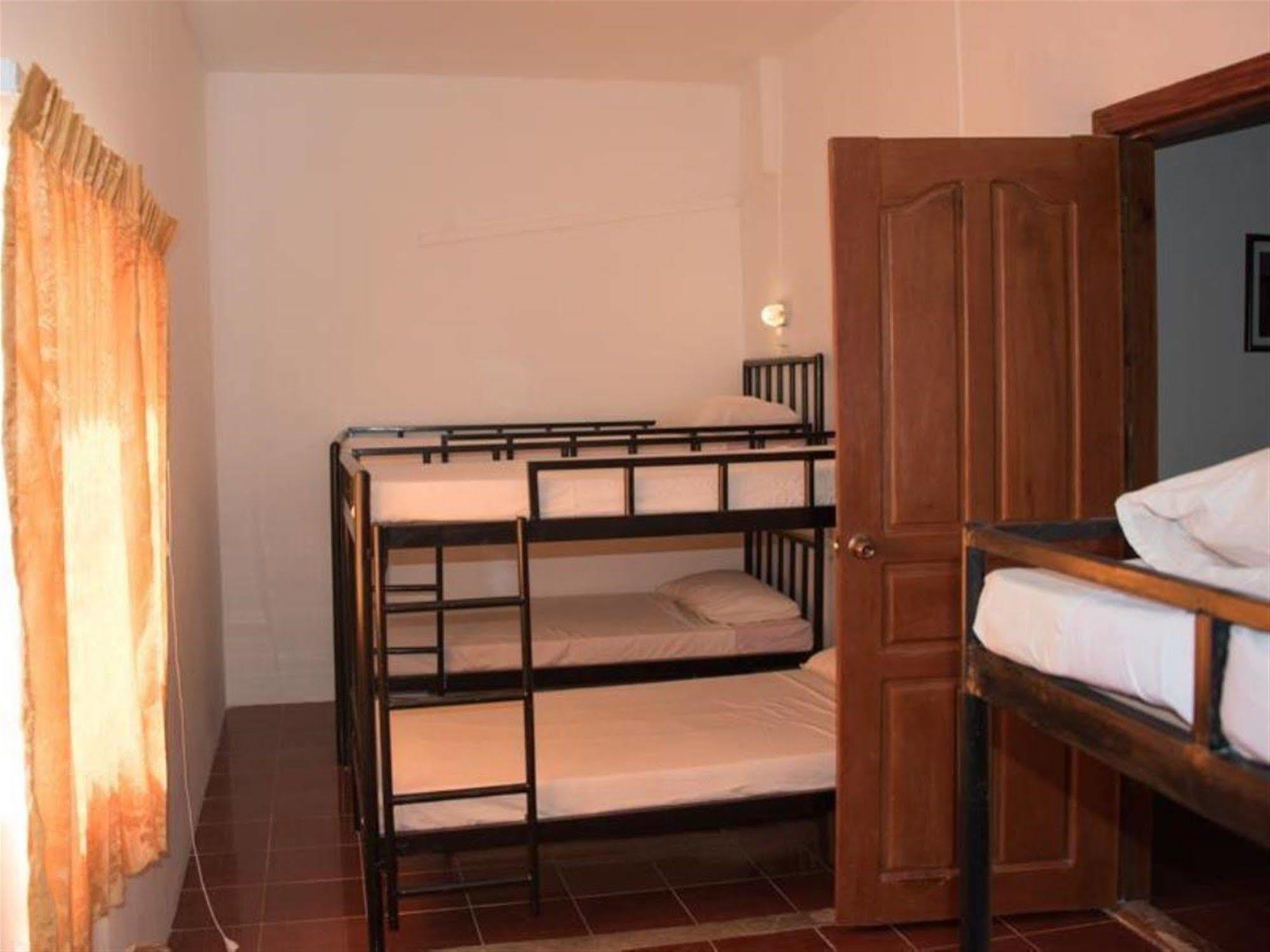 Five Rose Siem Reap Hostel מראה חיצוני תמונה